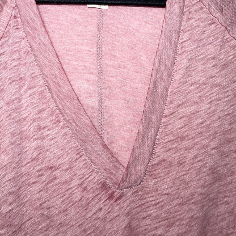 Free People Women’s Clementine V-Neck Short Sleeve Tee in Berry Size Medium - Picture 9 of 15